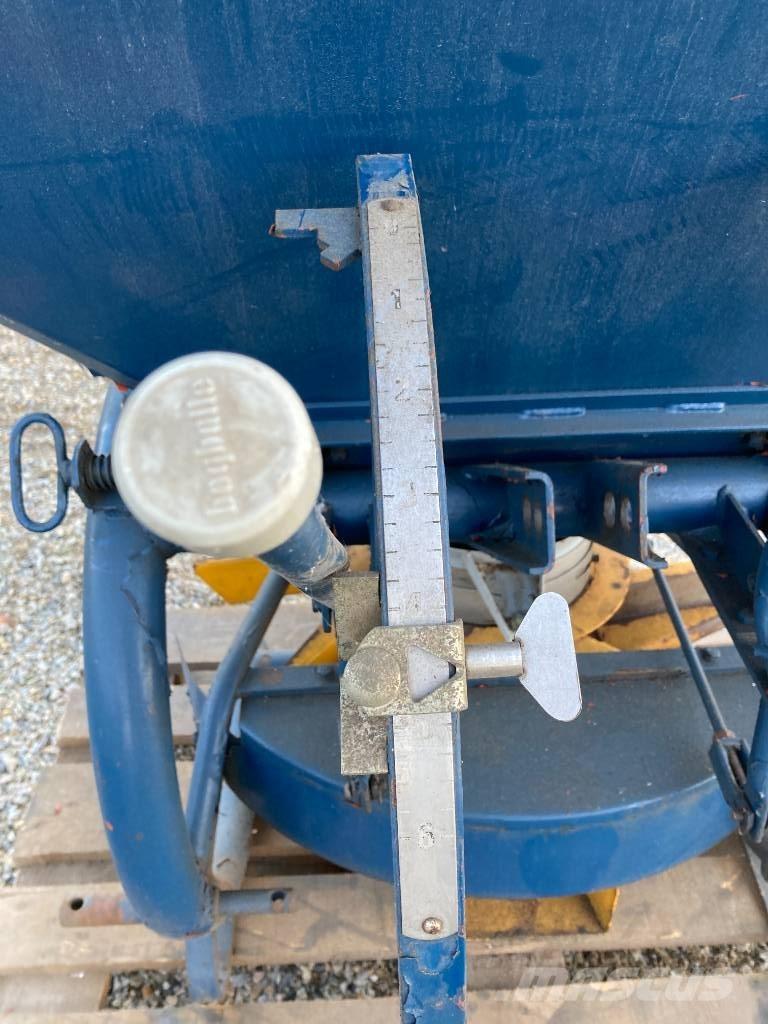 Bogballe B700 معدات فرد المواد المعدنية