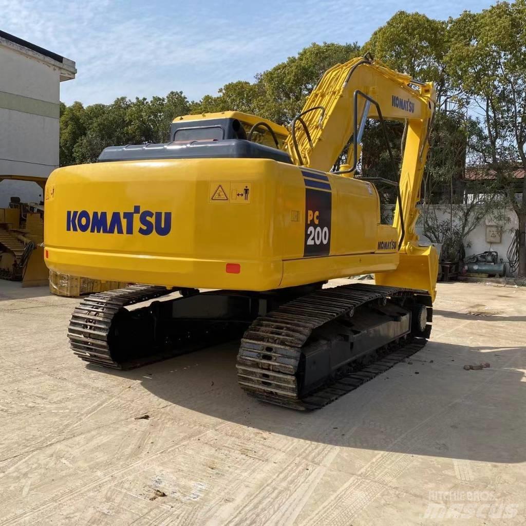 Komatsu PC 200-7 حفارات زحافة