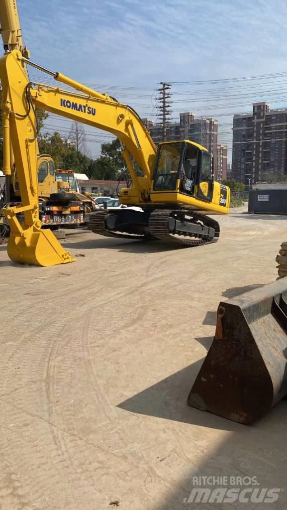 Komatsu PC 200-7 حفارات زحافة