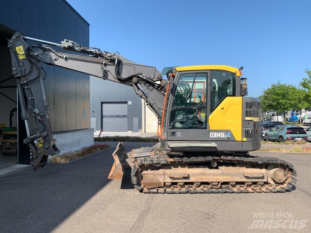 Volvo ECR 145 E حفارات زحافة