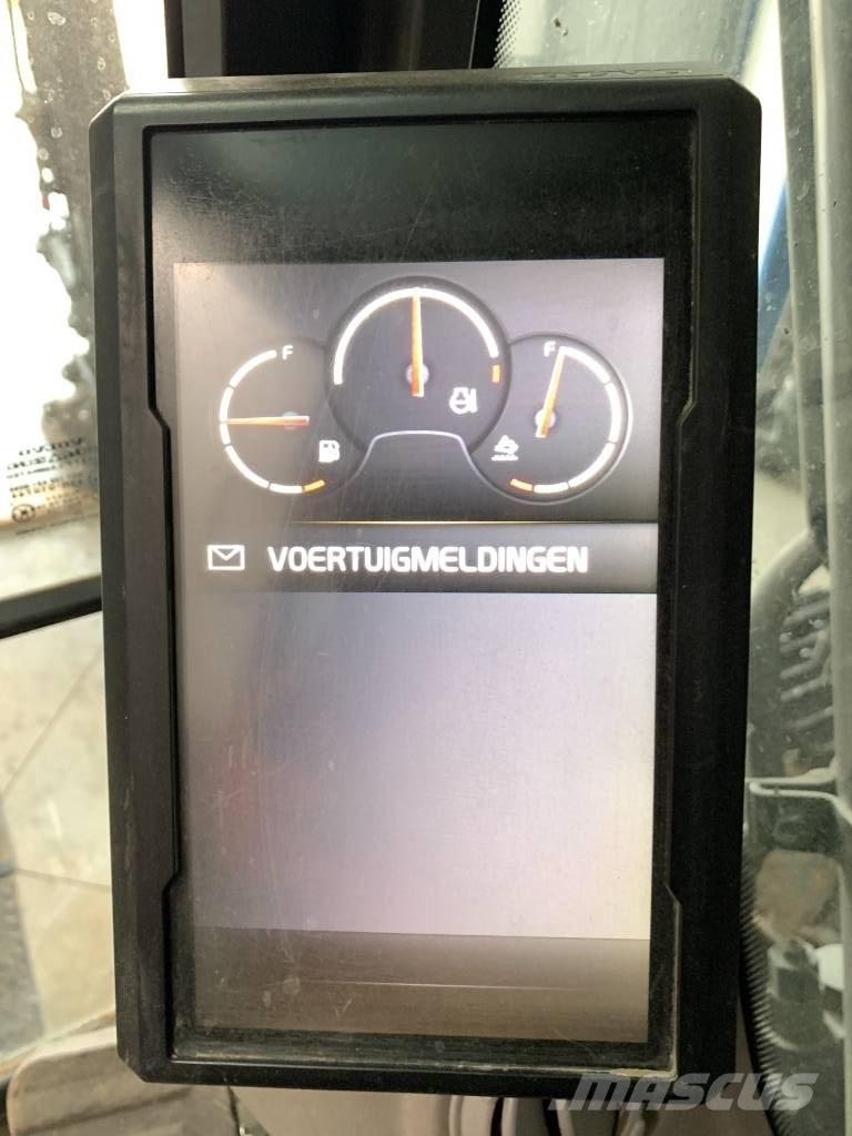 Volvo ECR 145 E حفارات زحافة