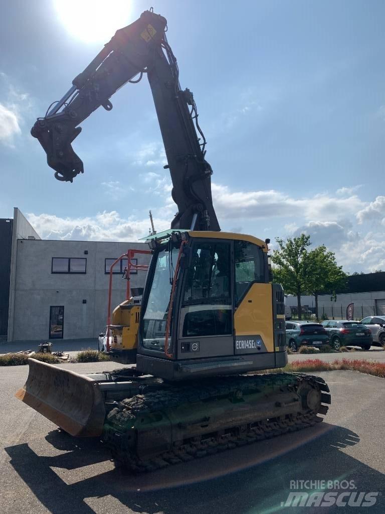 Volvo ECR 145 E حفارات زحافة