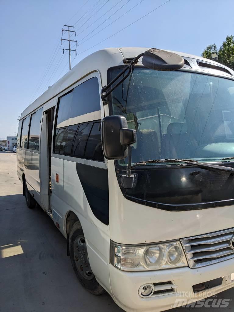 Toyota Coaster Bus حافلة صغيرة