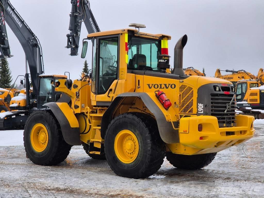 Volvo L 90 F لوادر بعجل