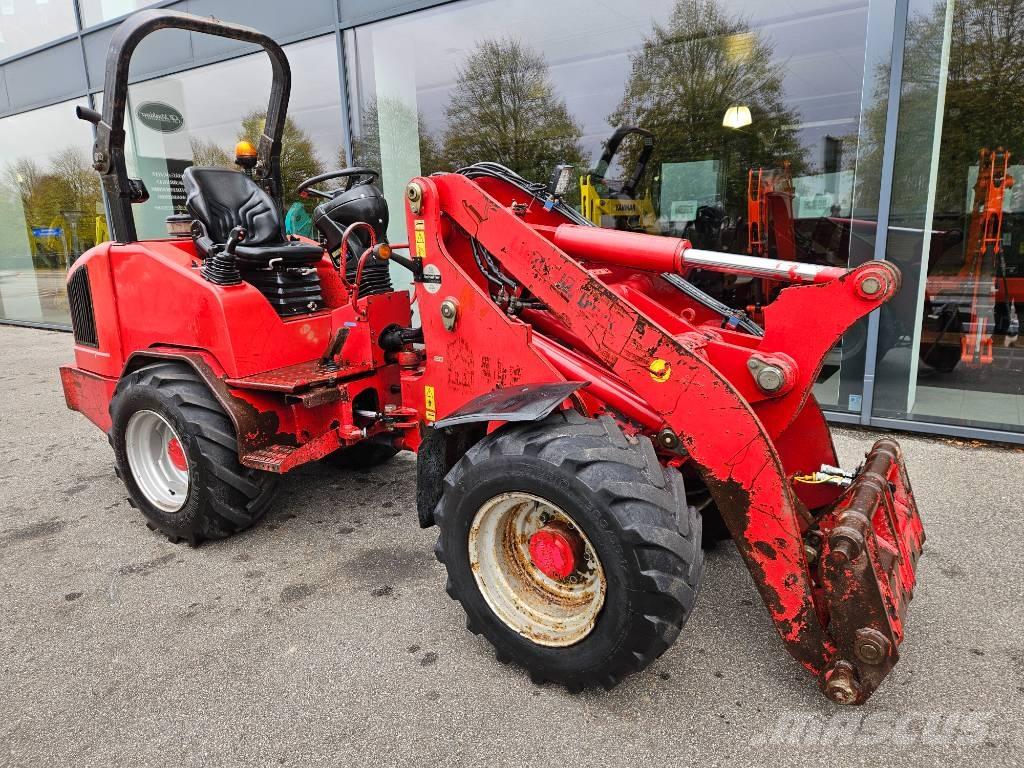 Schäffer 3150 لوادر صغيرة