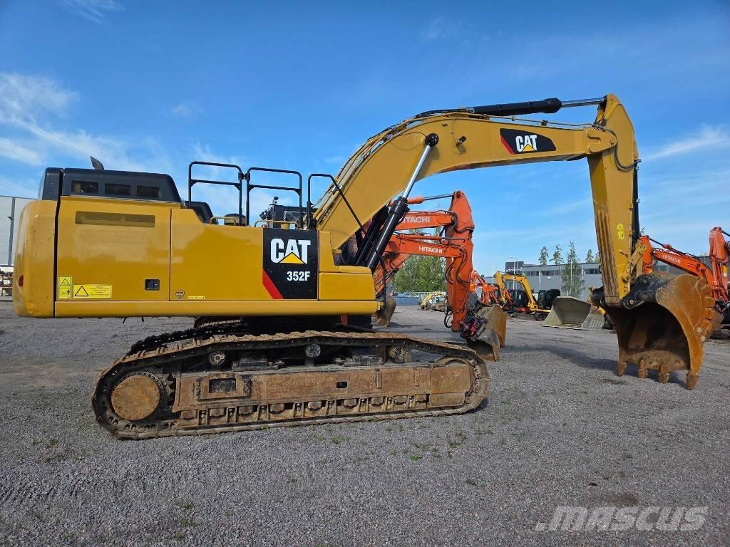 CAT 352 F حفارات زحافة