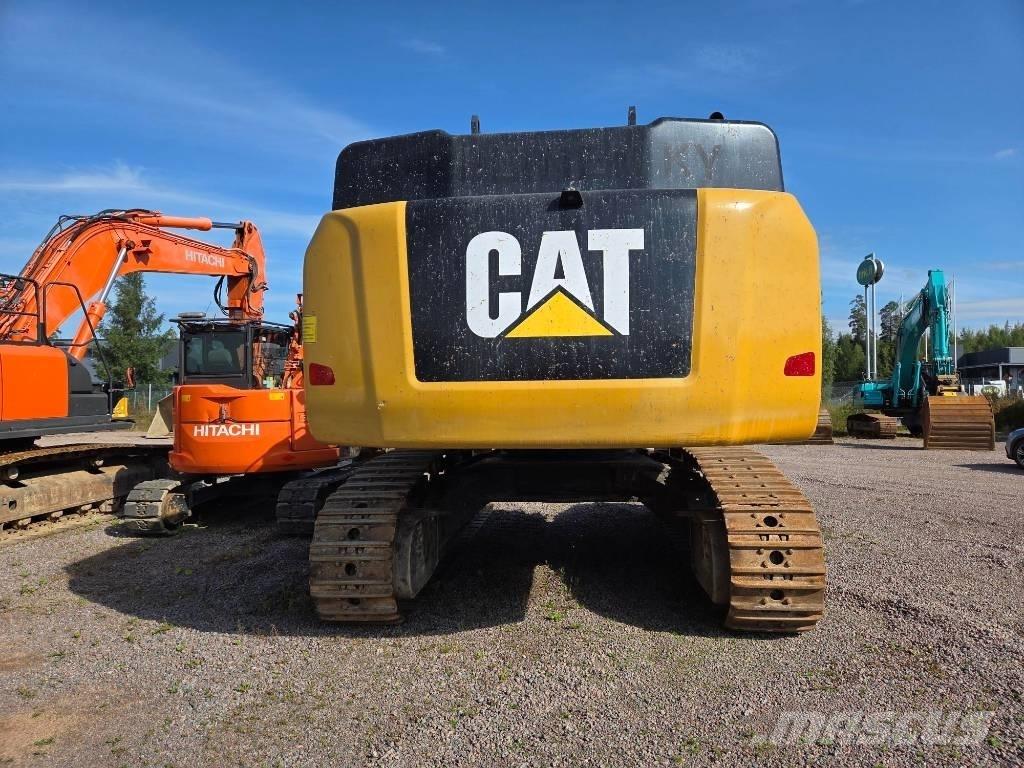 CAT 352 F حفارات زحافة