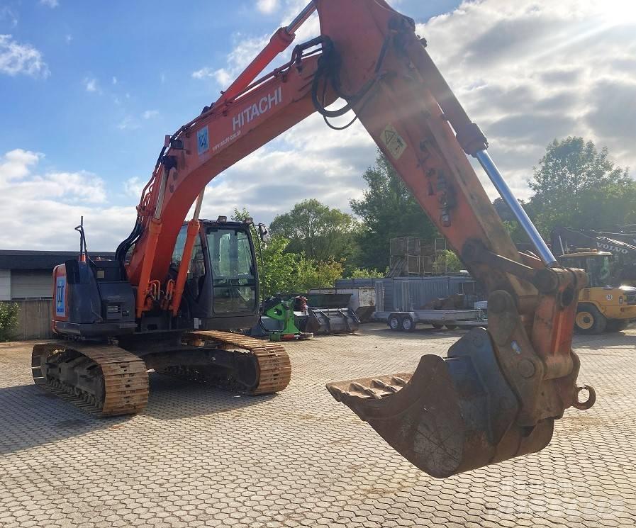 Hitachi ZX 225 US LC حفارات زحافة