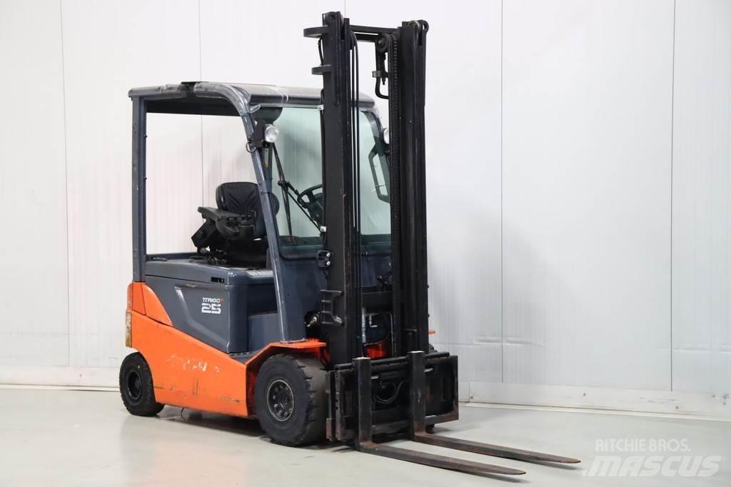 Toyota 8FBMKT25 شاحنات ذات رافعات شوكية تعمل بالكهرباء