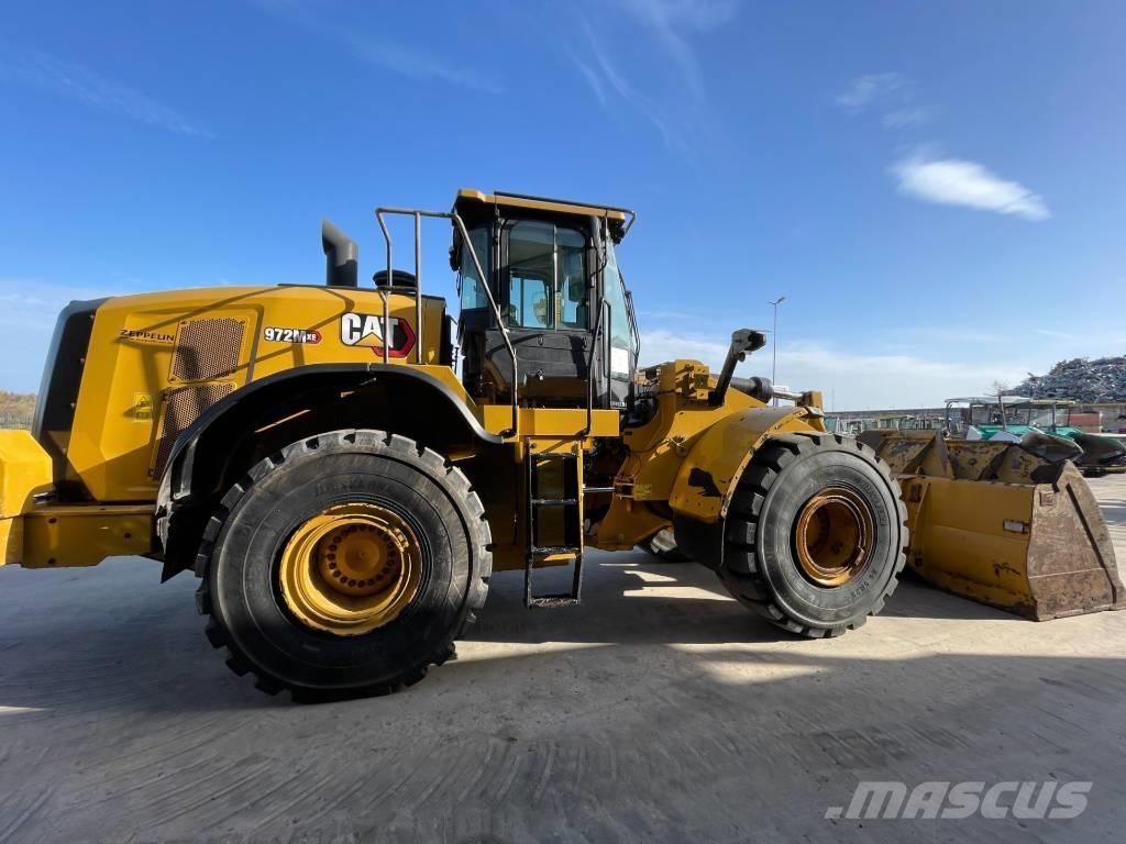 CAT 972M لوادر بعجل