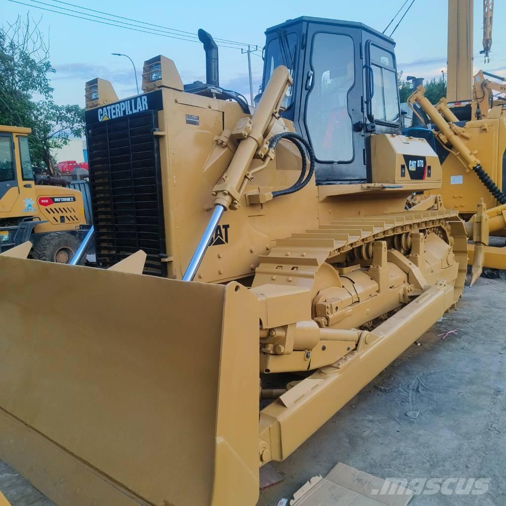 CAT D 7 G بلدوزرات مجنزرة