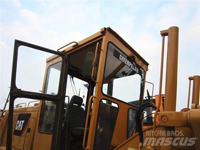 CAT 140 G معدات تمهيد الطرق