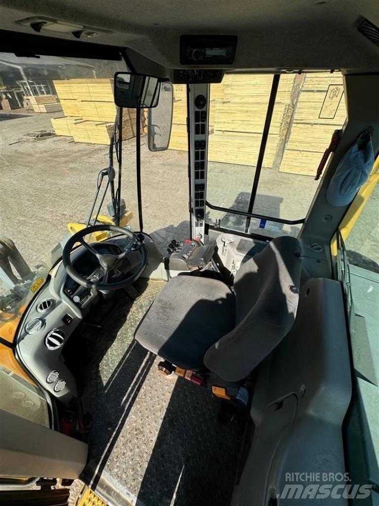 Volvo L 60 F لوادر بعجل