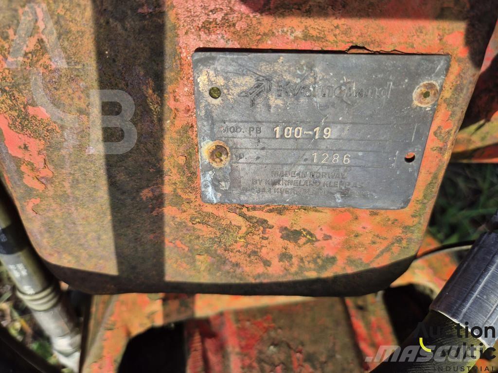 Kverneland 100-19 محاريث عكسية