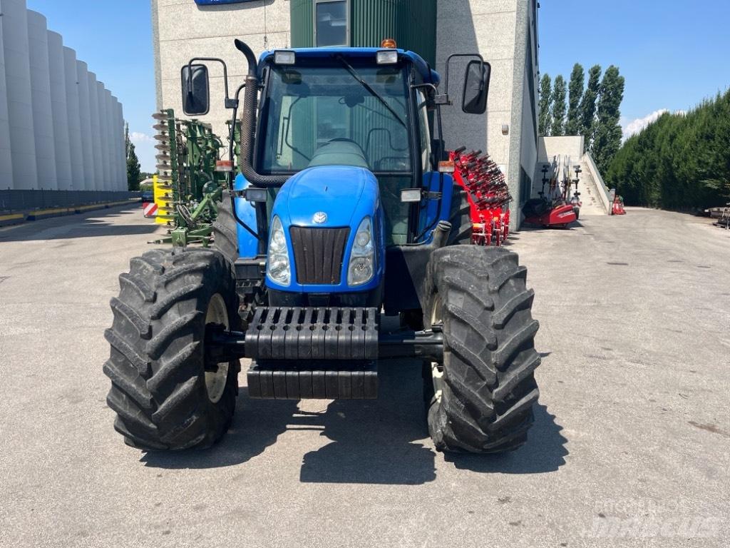 New Holland TL 100 A الجرارات