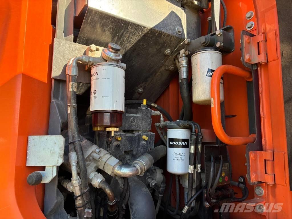 Doosan DX 235 LCR-5 حفارات زحافة