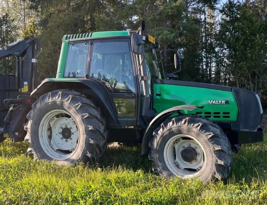 Valtra 6300 الجرارات
