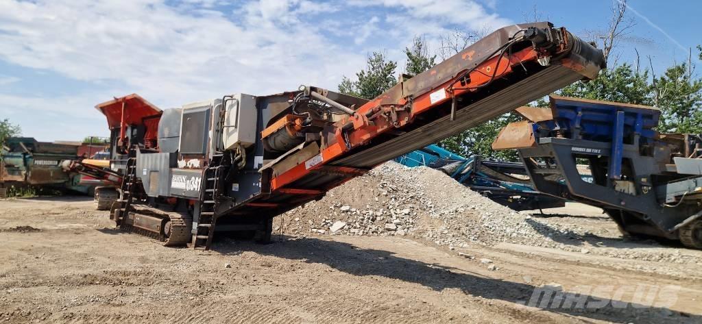 Sandvik QJ 341 الكسارات المتنقلة