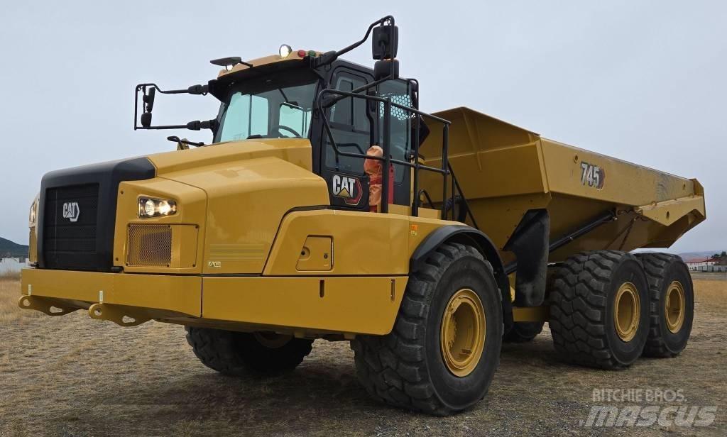 CAT 745 ساحبات مفصلية