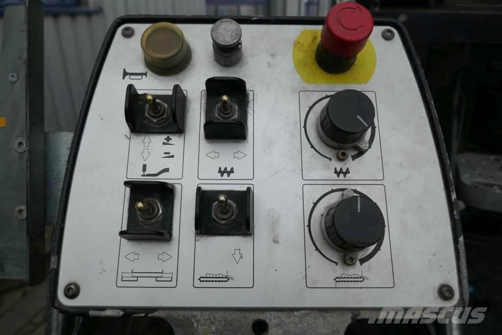 Bomag BF 300 C ماكينات أسفلت صغيرة