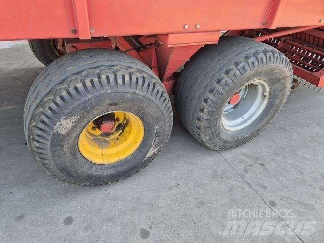 Kverneland TA 465 مقطورات ذاتية التحميل
