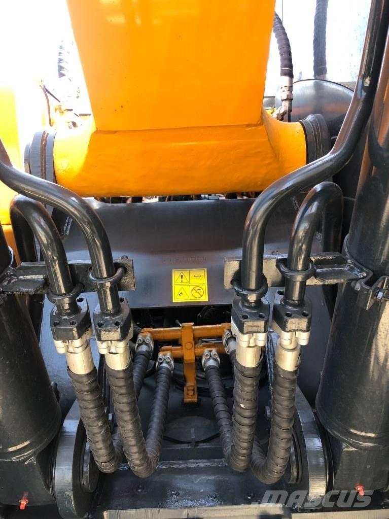 Hyundai R220LC-9S حفارات زحافة