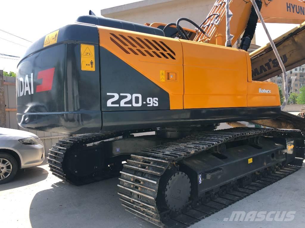 Hyundai R220LC-9S حفارات زحافة