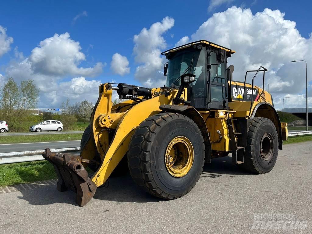 CAT 966M XE لوادر بعجل