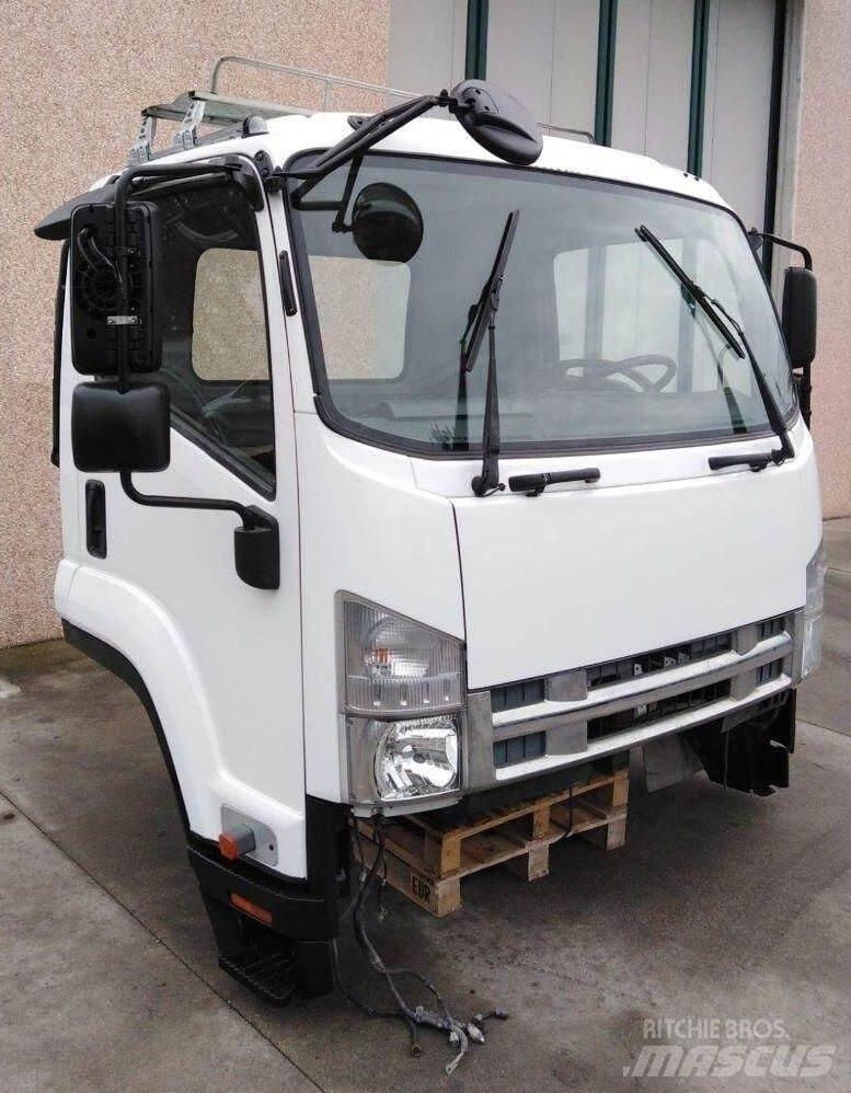 Isuzu FRR Euro 5 كابينة والداخلية