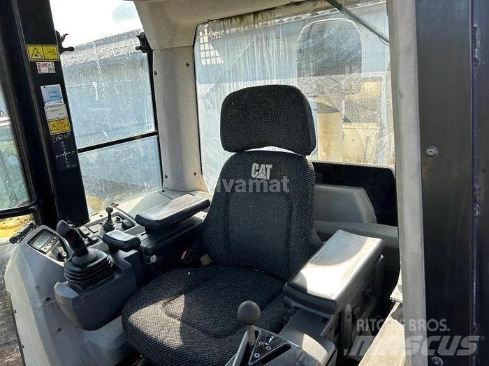 CAT 963D - حفارات خاصة