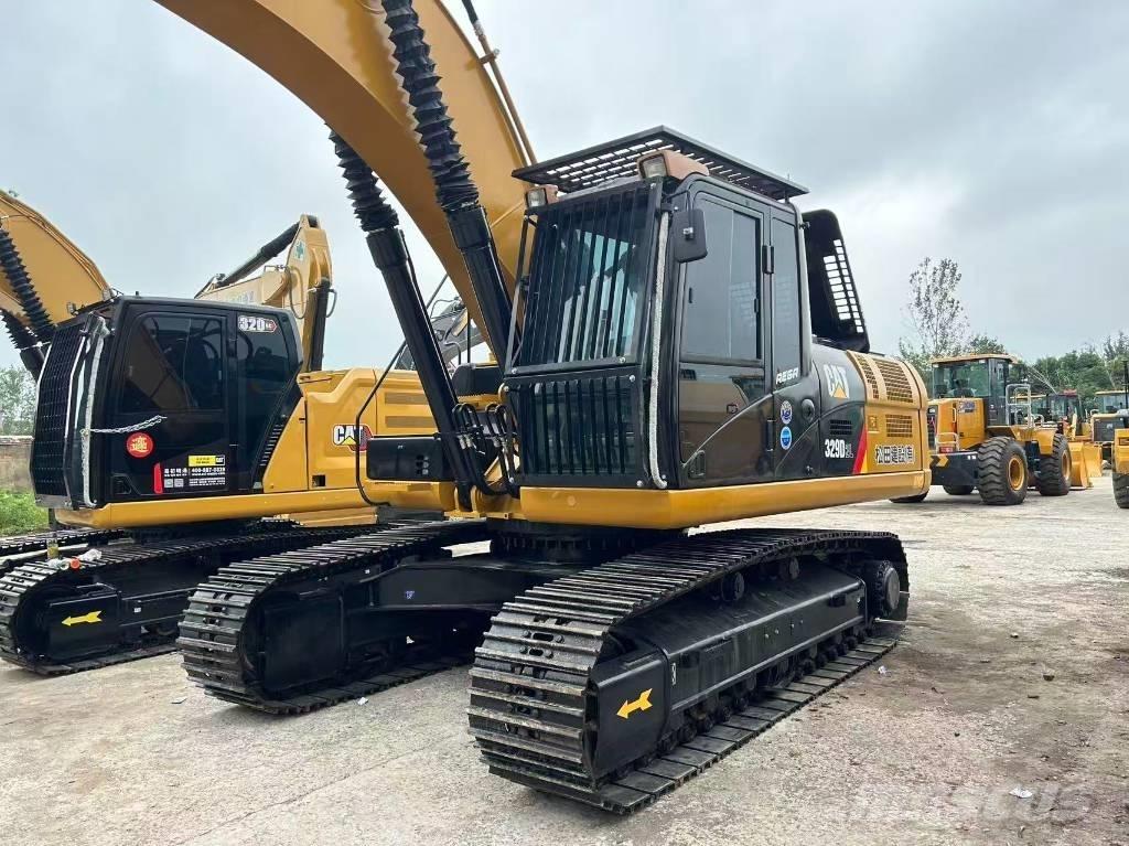 CAT 329 حفارات زحافة