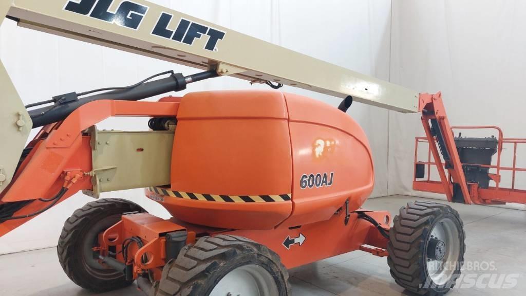 JLG 600 AJ رافعات سلة مفصلية