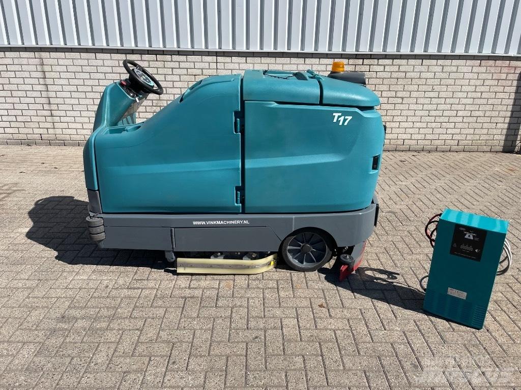 Tennant T 17  SOLD كناسات