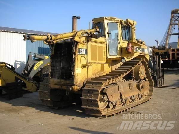 CAT D8N بلدوزرات مجنزرة