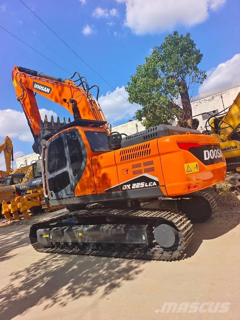 Doosan DX225LC-9T حفارات زحافة