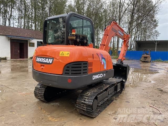 Doosan DH 60-7 حفارات صغيرة أقل من 7 طن (حفارات صغيرة)
