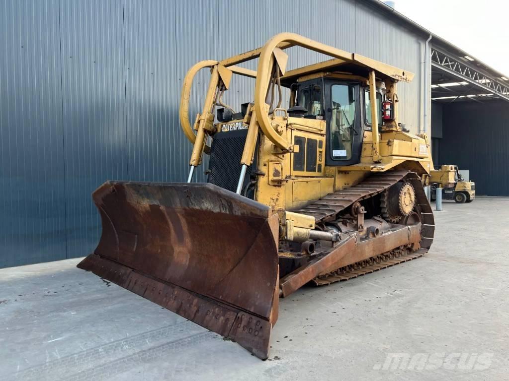 CAT D7H بلدوزرات مجنزرة