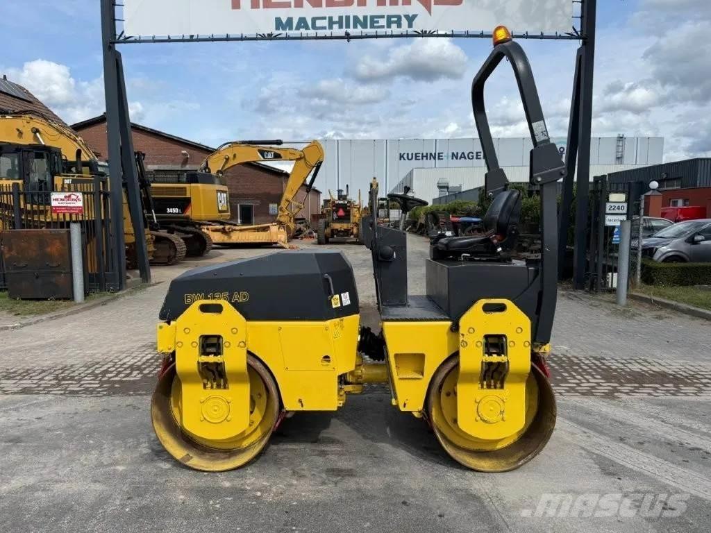 Bomag BW135AD مداحل ثنائية الاسطوانة