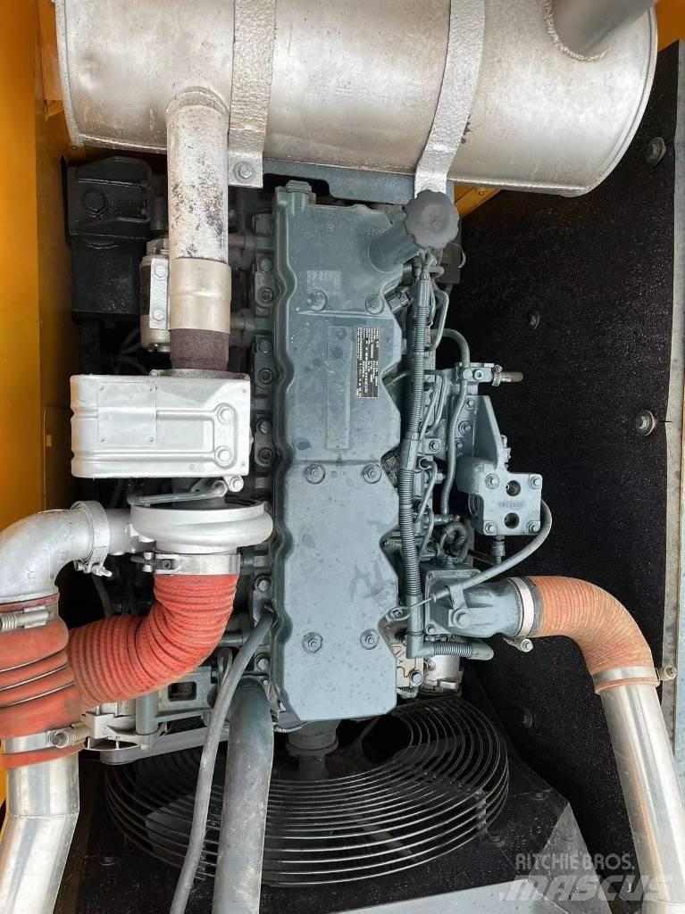 Hyundai R220LC-9S حفارات زحافة