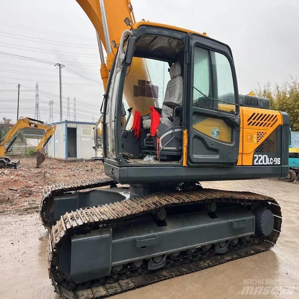 Hyundai R220LC-9S حفارات زحافة