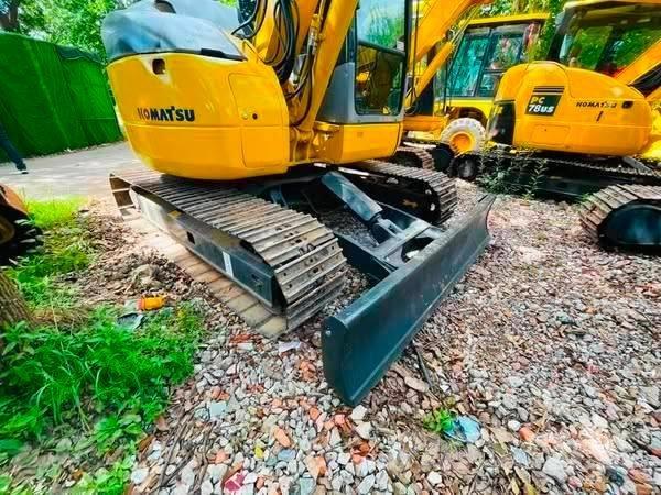 Komatsu PC78US-11 حفارات وسط 7 طن - 12 طن