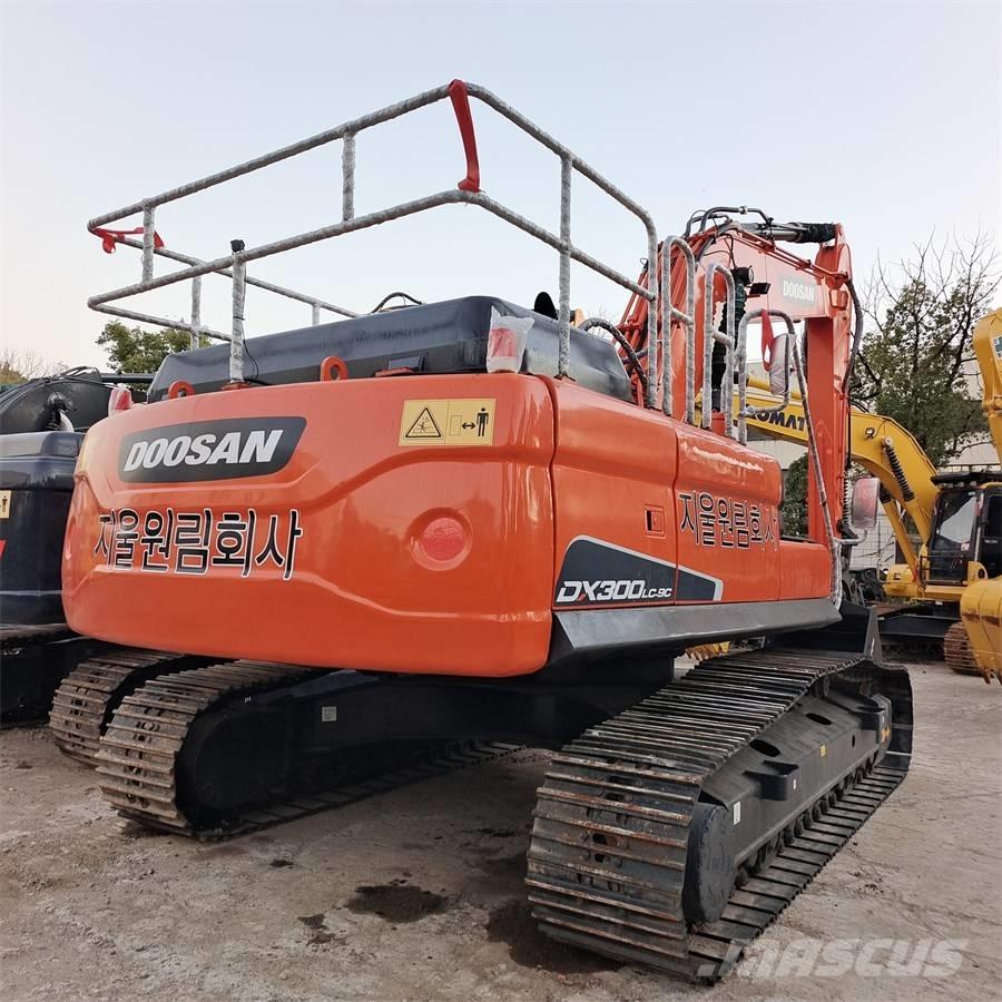 Doosan DX 300 حفارات زحافة