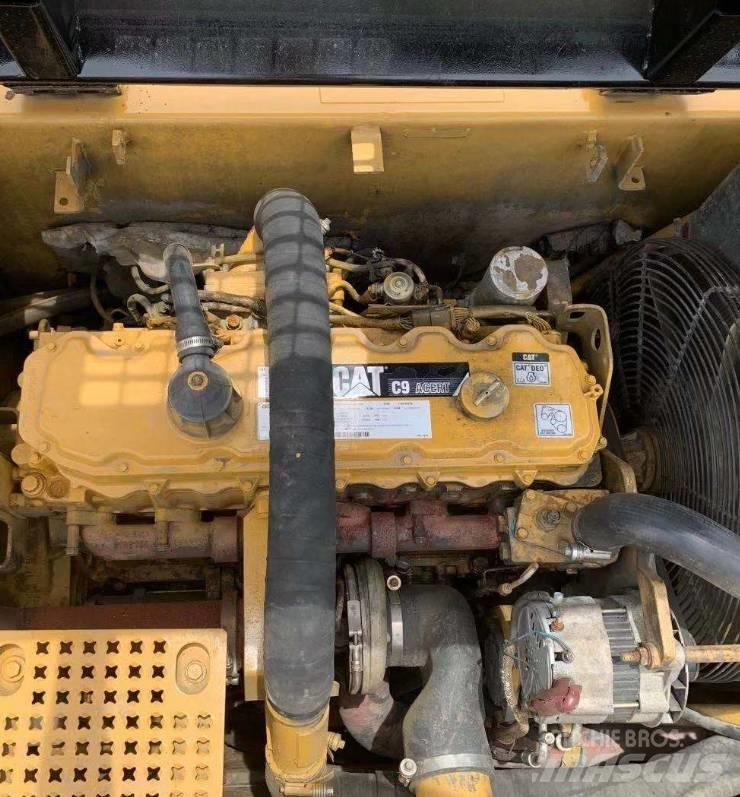 CAT 330 D L حفارات زحافة