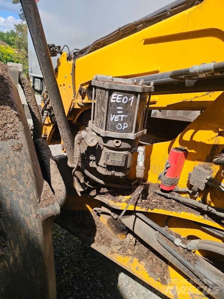 JCB TM 320 S معدات مناولة لأغراض الزراعة
