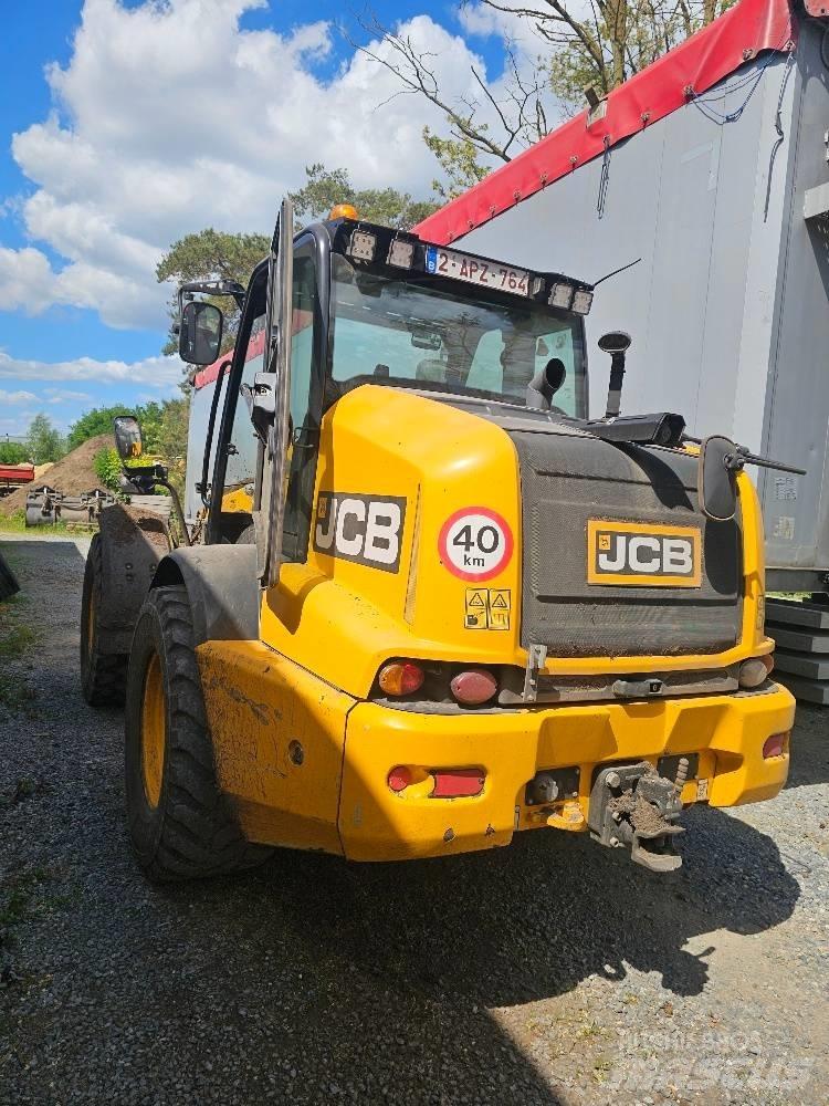 JCB TM 320 S معدات مناولة لأغراض الزراعة