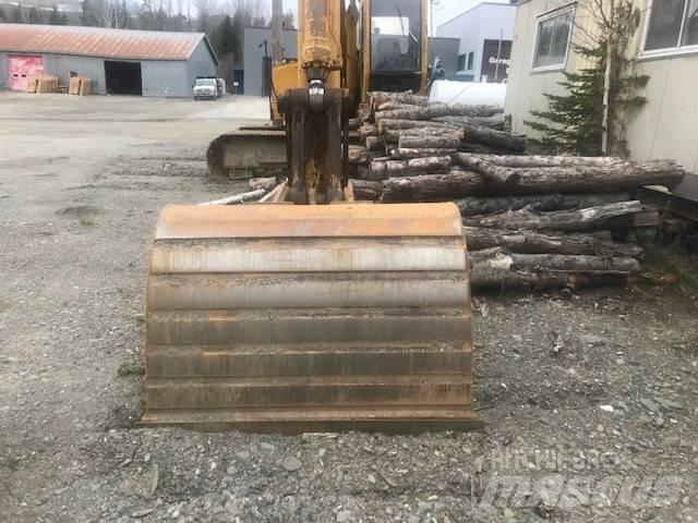 John Deere 690 D حفارات زحافة