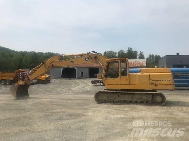 John Deere 690 D حفارات زحافة