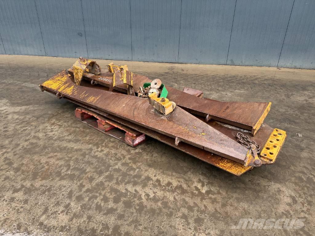 CAT 730 بوابات خلفية