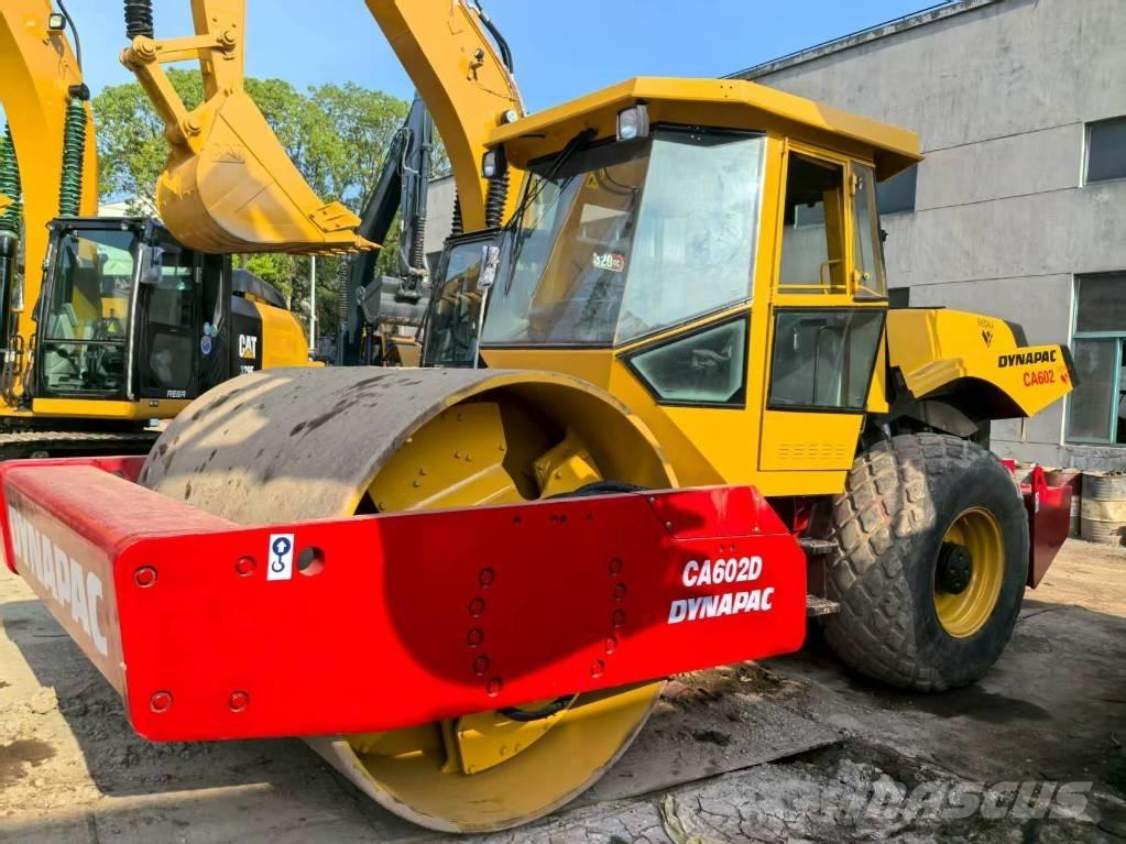 Dynapac CA 602 D مداحل أحادية الأسطوانة