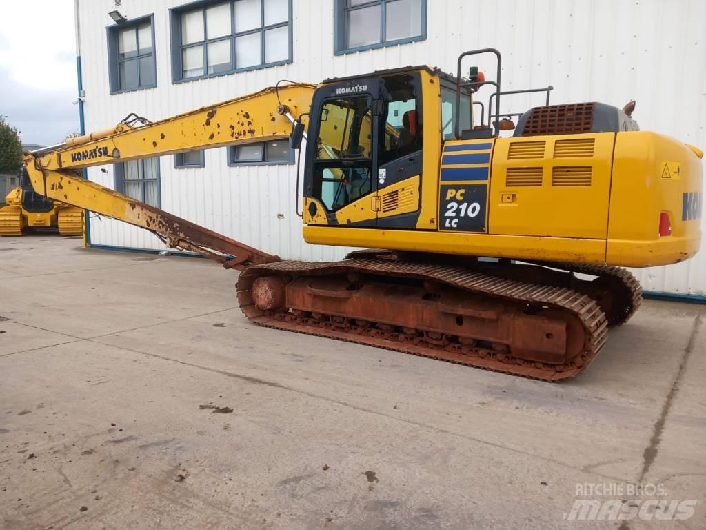 Komatsu PC210LC-10 حفارات زحافة